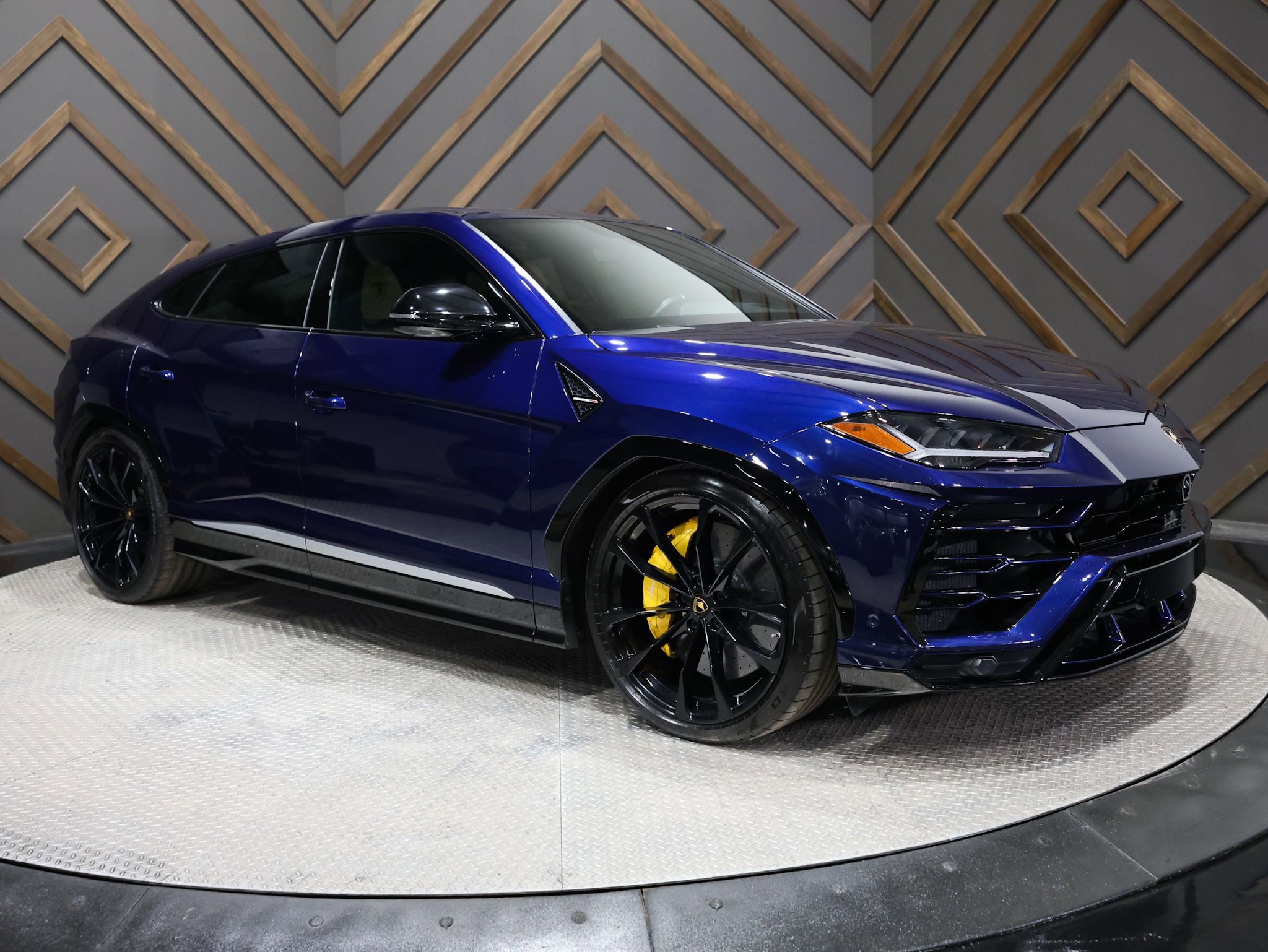 Used 2019 Lamborghini Urus image 17