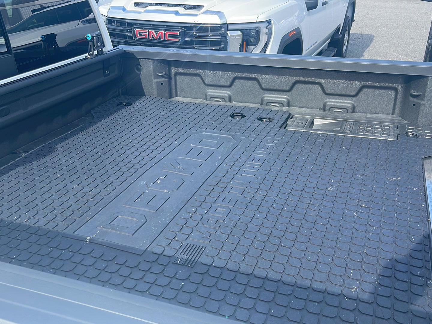 Used 2024 GMC Sierra 1500 Denali Ultimate AWD/4WD image 6