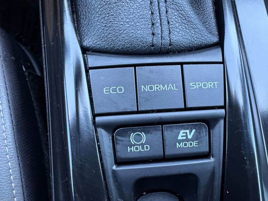 Used 2025 Toyota Camry SE image 20