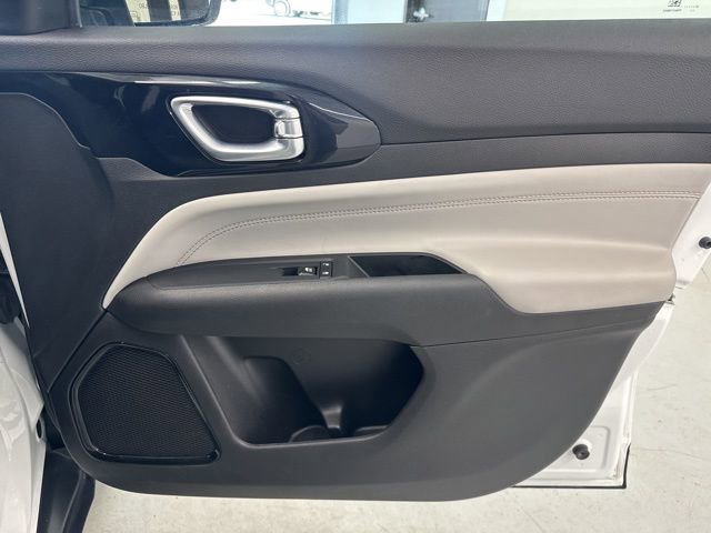 Used 2025 Jeep Compass Limited image 24