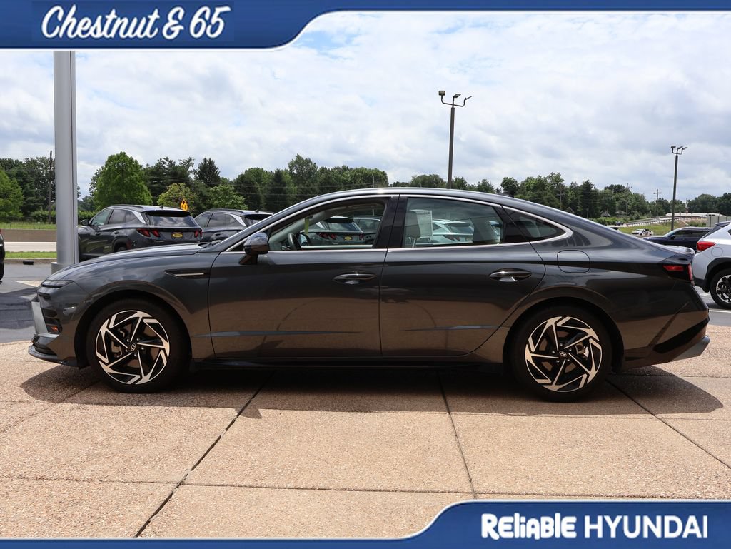 Certified 2024 Hyundai Sonata SEL w/ Convenience Package FWD image 3