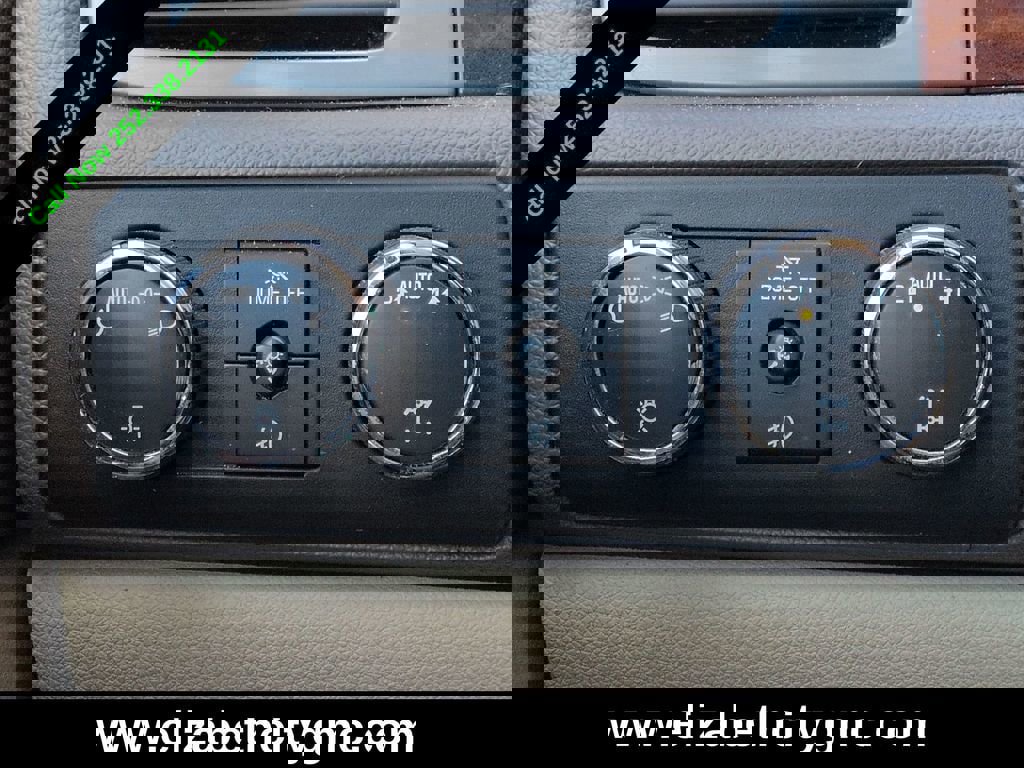 Used 2012 GMC Yukon XL SLT w/ SLT-2 Equipment Package AWD/4WD image 25