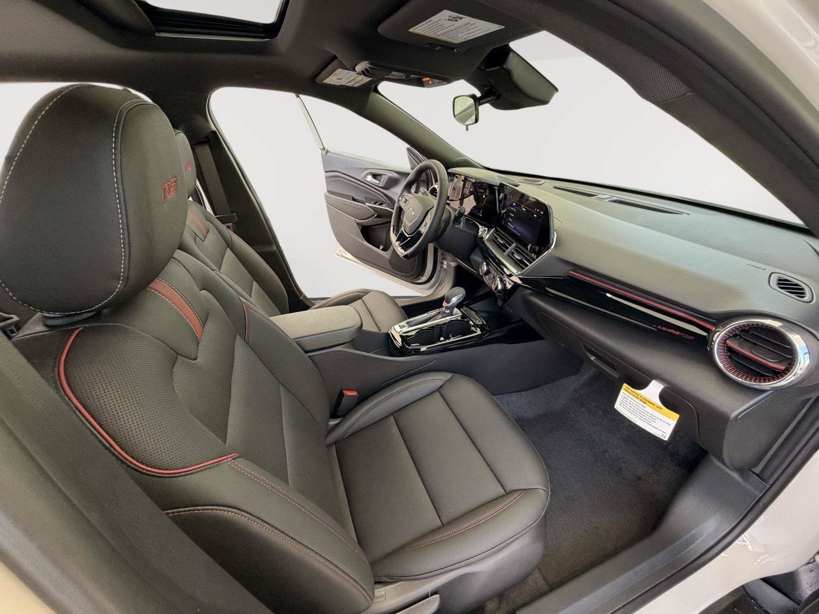 New 2026 Chevrolet Trax RS w/ Sunroof Package FWD image 25