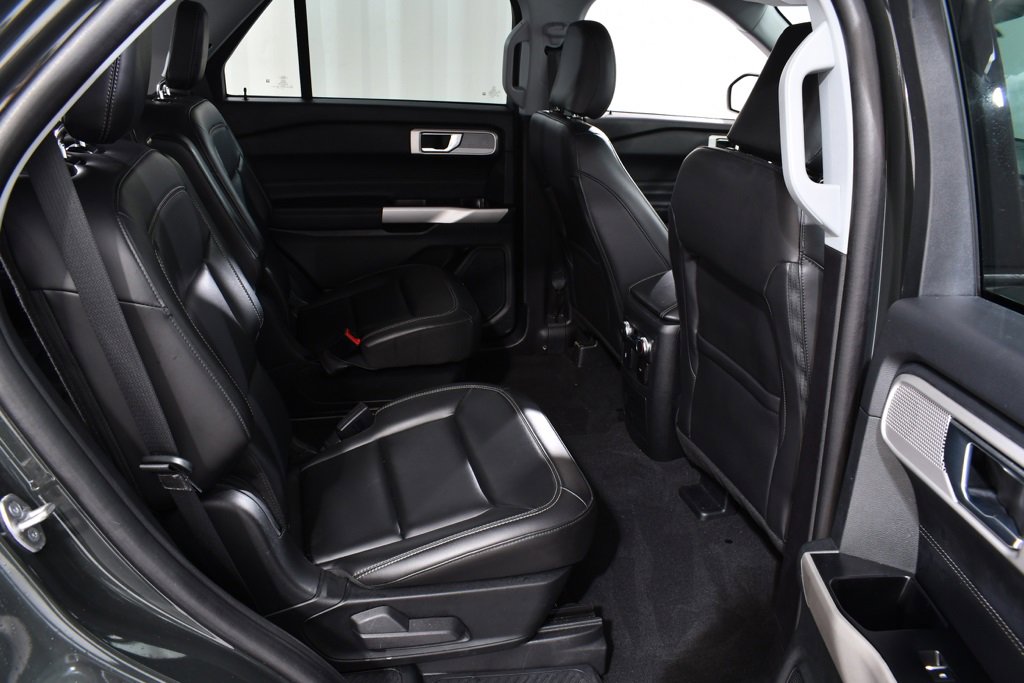 Used 2022 Ford Explorer XLT w/ Equipment Group 202A image 19