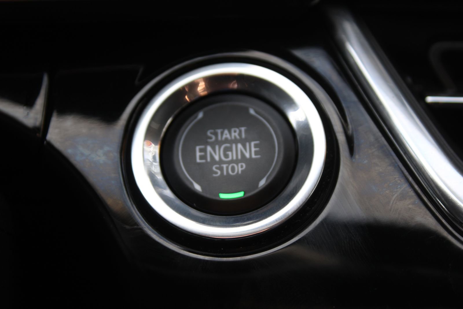 Used 2024 Chevrolet Trax RS image 32