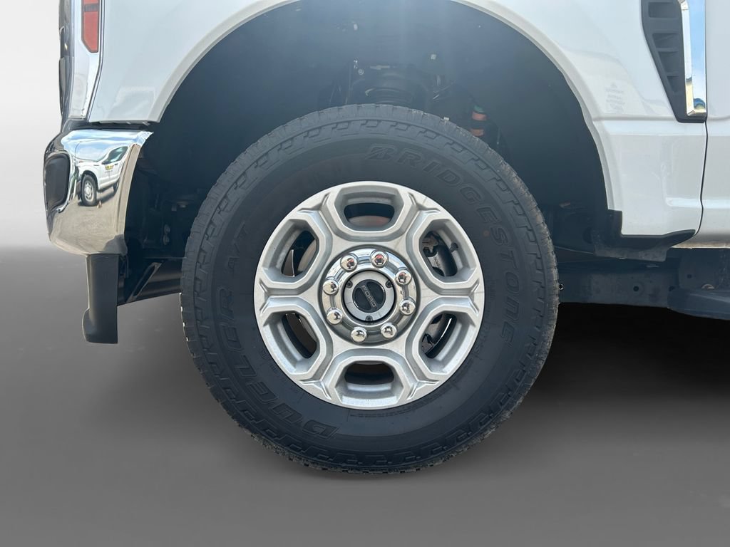 Used 2025 Ford F250 XLT w/ FX4 Off-Road Package AWD/4WD image 16