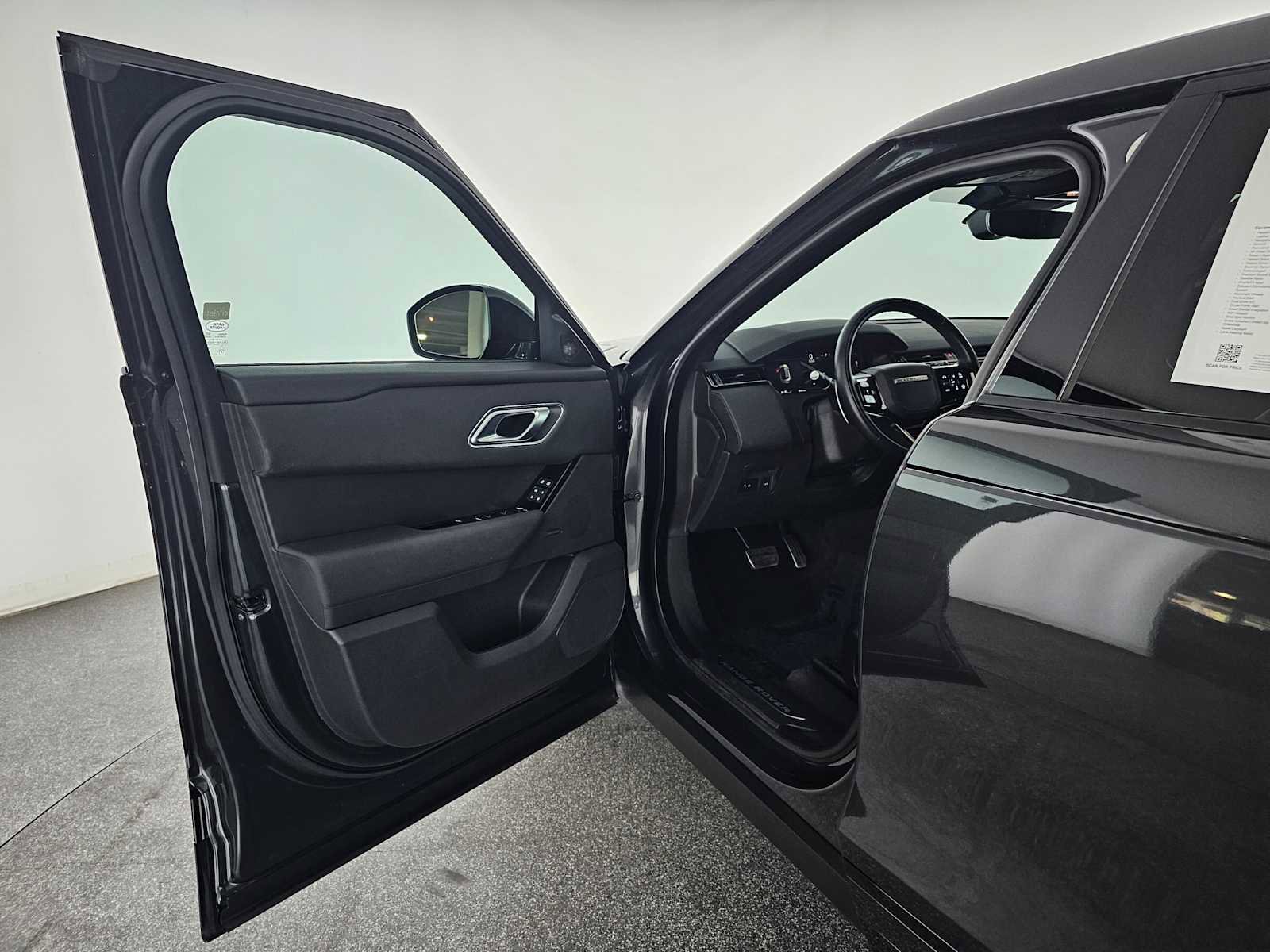 Used 2024 Land Rover Range Rover Velar Dynamic SE image 19