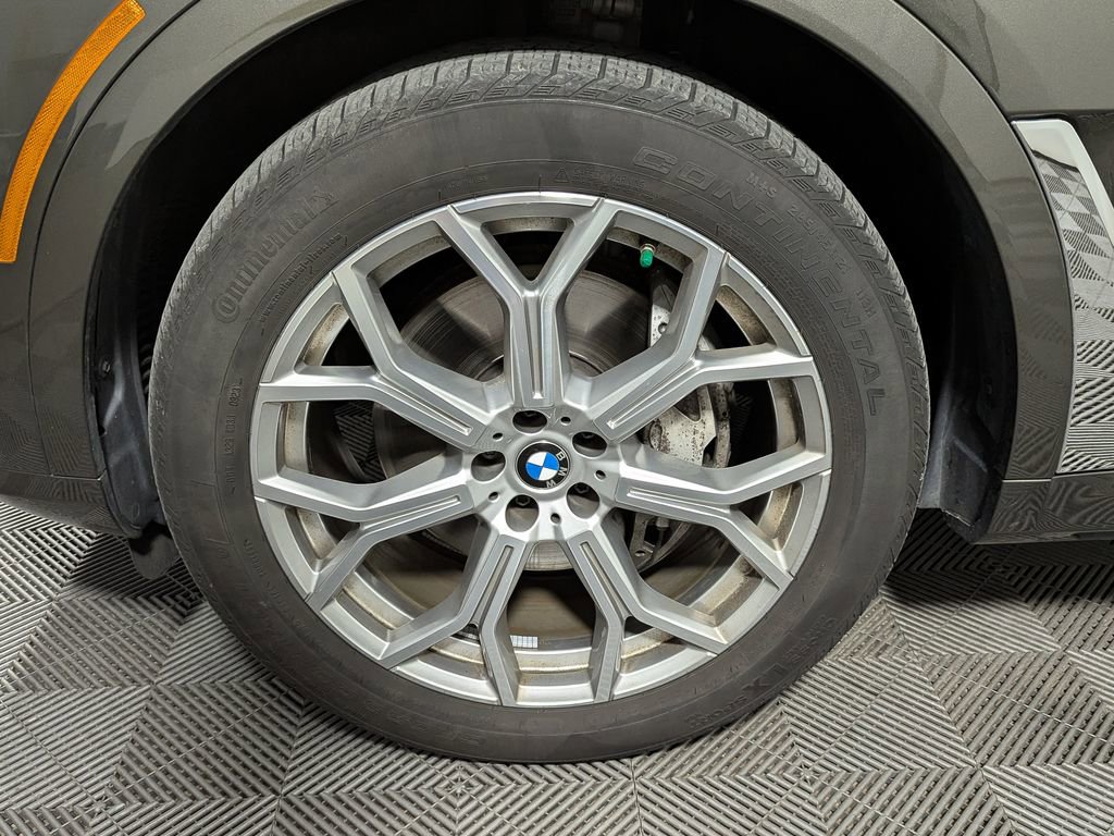 Certified 2023 BMW X7 xDrive40i w/ Premium Package image 16