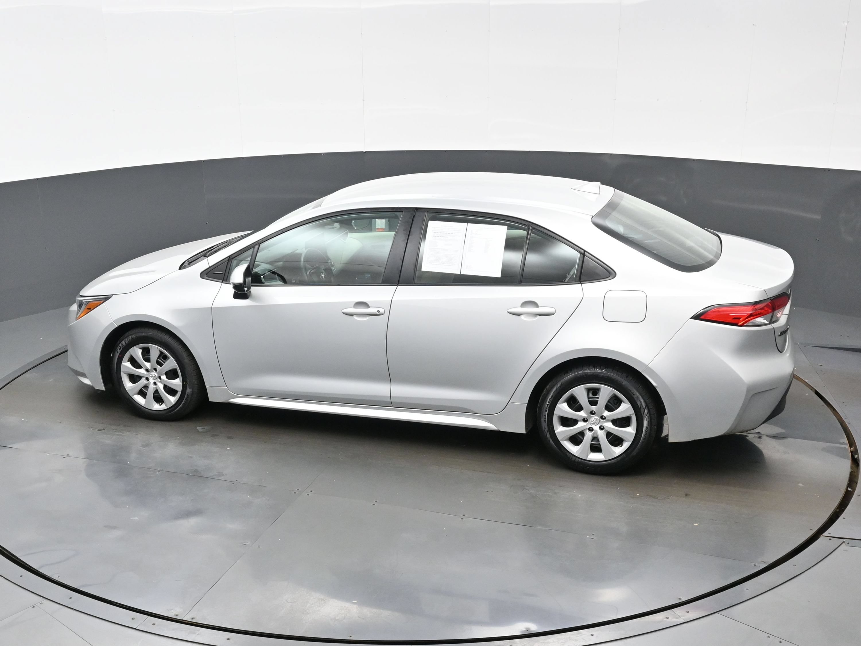 Used 2024 Toyota Corolla LE FWD image 32