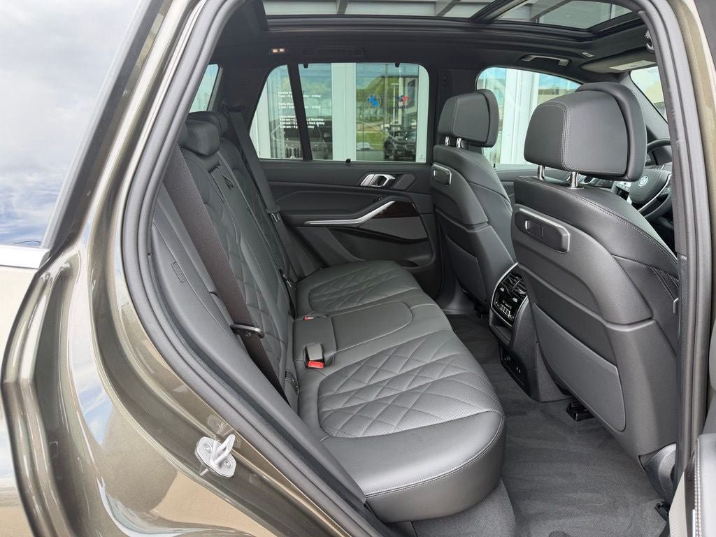 Used 2026 BMW X5 xDrive50e AWD/4WD image 19
