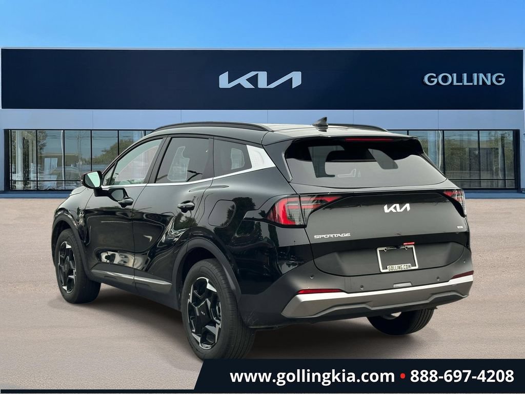 Certified 2026 Kia Sportage EX w/ EX Panoramic Sunroof Package AWD/4WD image 4