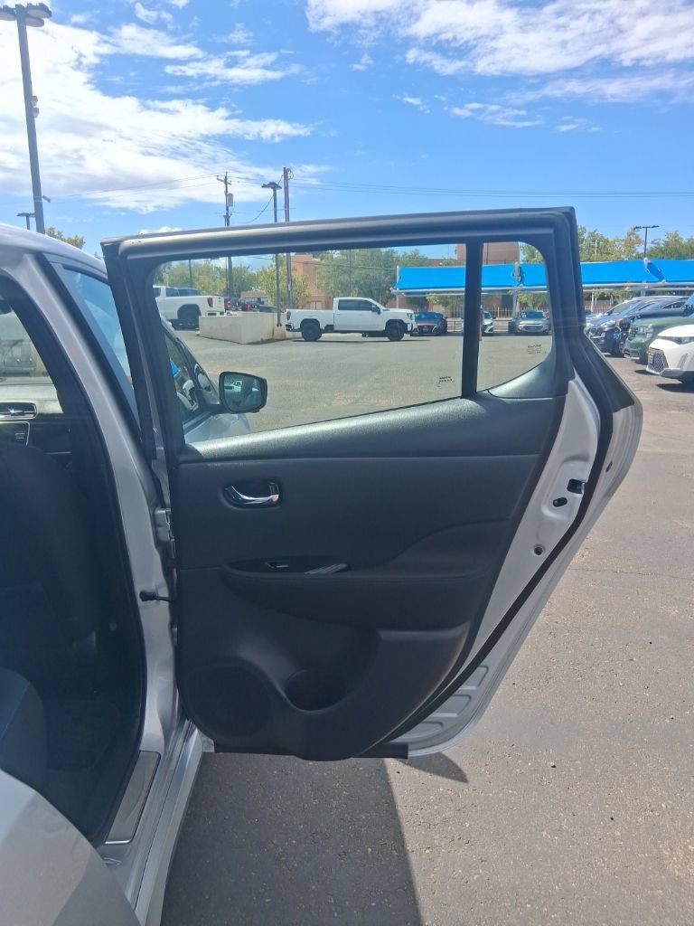 Used 2025 Nissan Leaf SV Plus w/ Protection Package FWD image 12