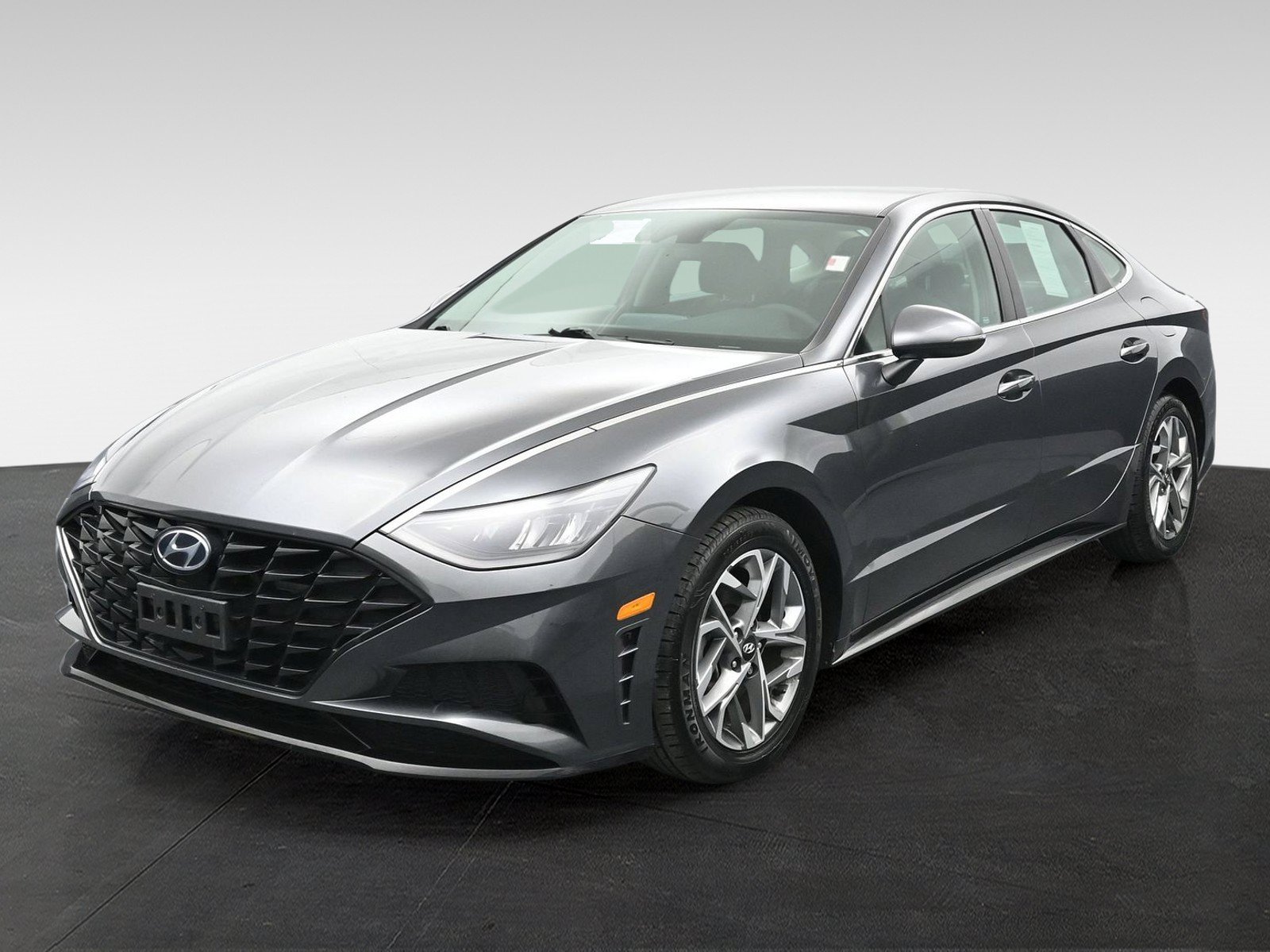 Certified 2023 Hyundai Sonata SEL w/ Preferred Accessory Package FWD image 2