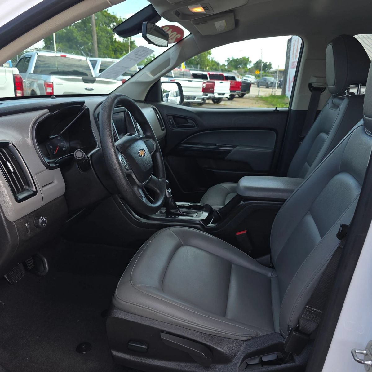Used 2022 Chevrolet Colorado W/T w/ WT Convenience Package RWD image 9