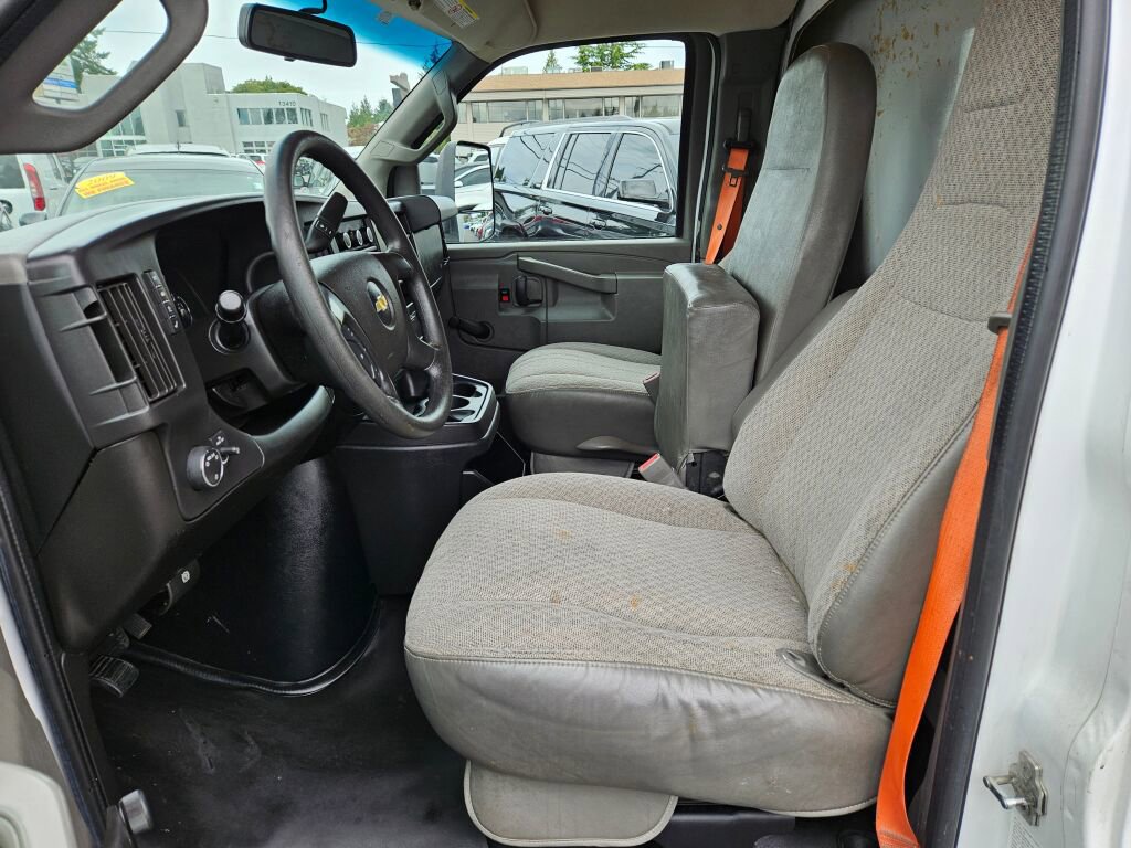 Used 2016 Chevrolet Express 3500 Extended image 11