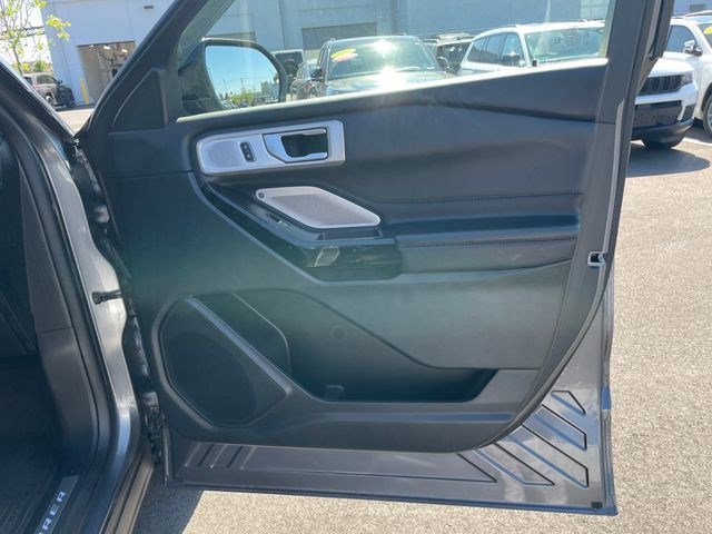 Used 2021 Ford Explorer Platinum w/ Equipment Group 601A AWD/4WD image 10
