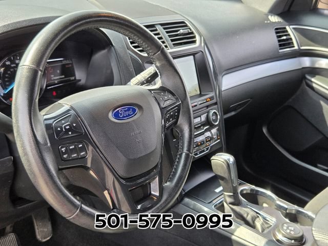 Used 2017 Ford Explorer XLT w/ Equipment Group 201A AWD/4WD image 9