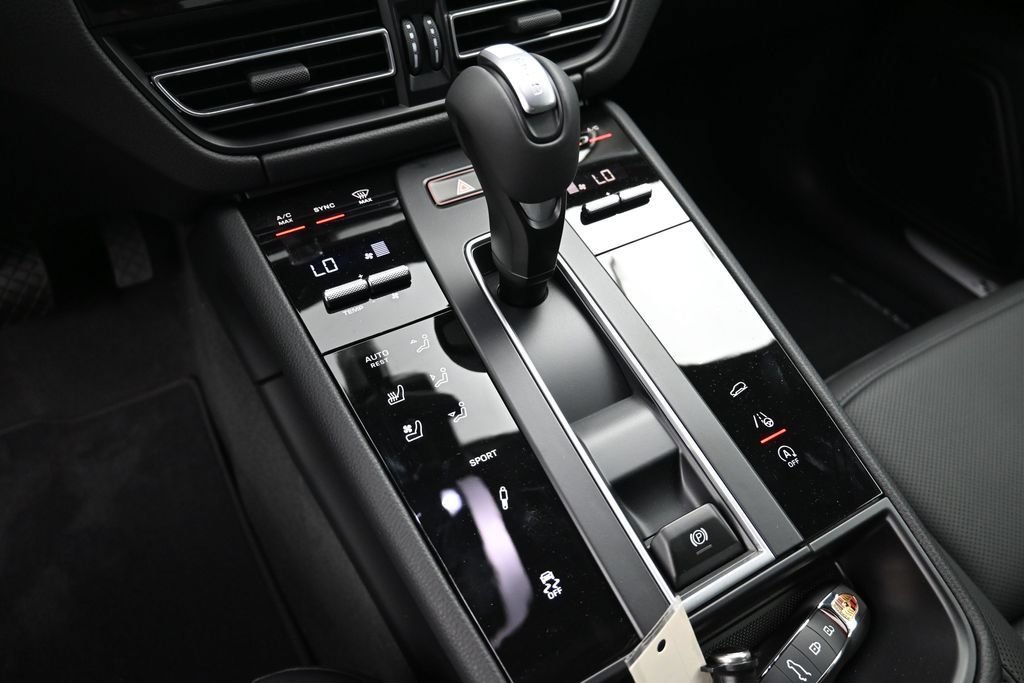 New 2026 Porsche Macan S AWD/4WD image 14
