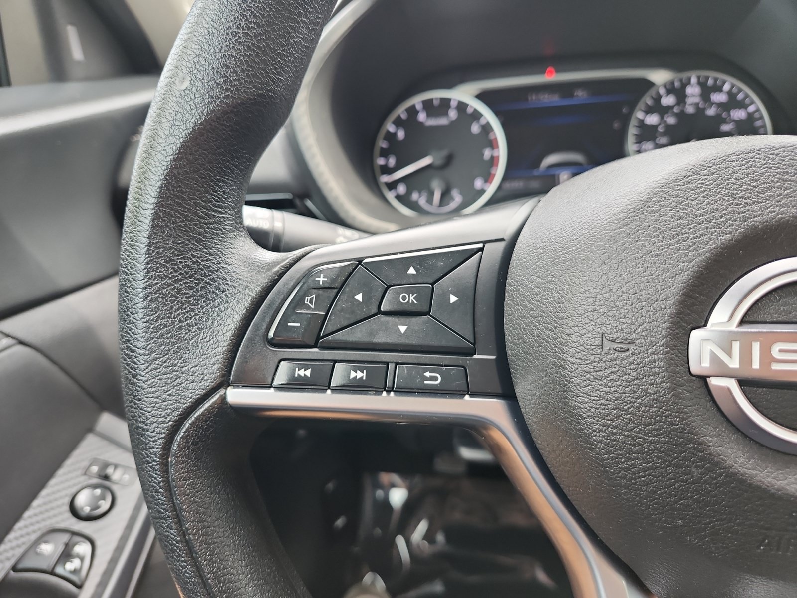 Used 2024 Nissan Sentra SV w/ Trunk Package FWD image 24