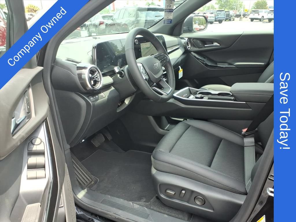 New 2027 Chevrolet Equinox LT w/ Convenience Package II FWD image 11