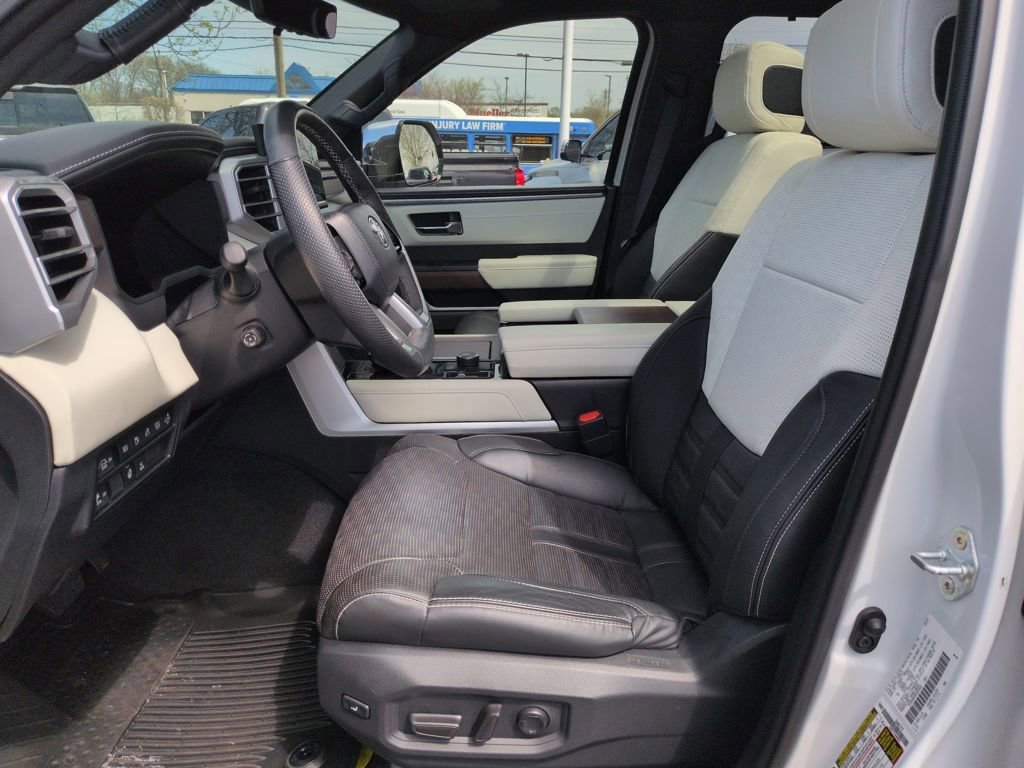 Used 2024 Toyota Sequoia Capstone AWD/4WD image 9