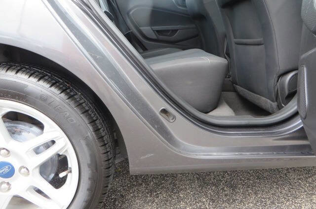 Used 2019 Ford Fiesta SE image 27