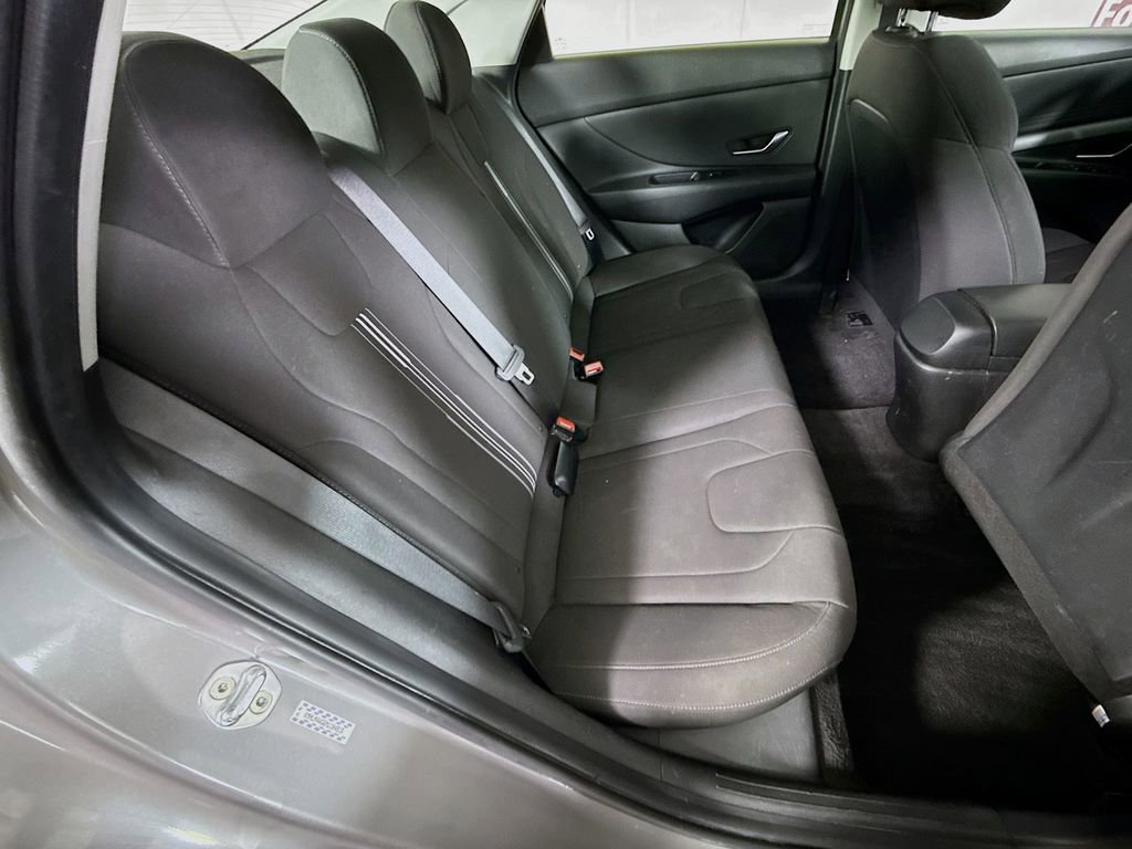 Certified 2021 Hyundai Elantra SEL FWD image 28
