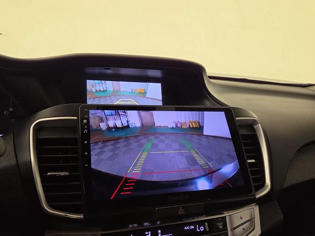 Used 2015 Honda Accord Touring image 17