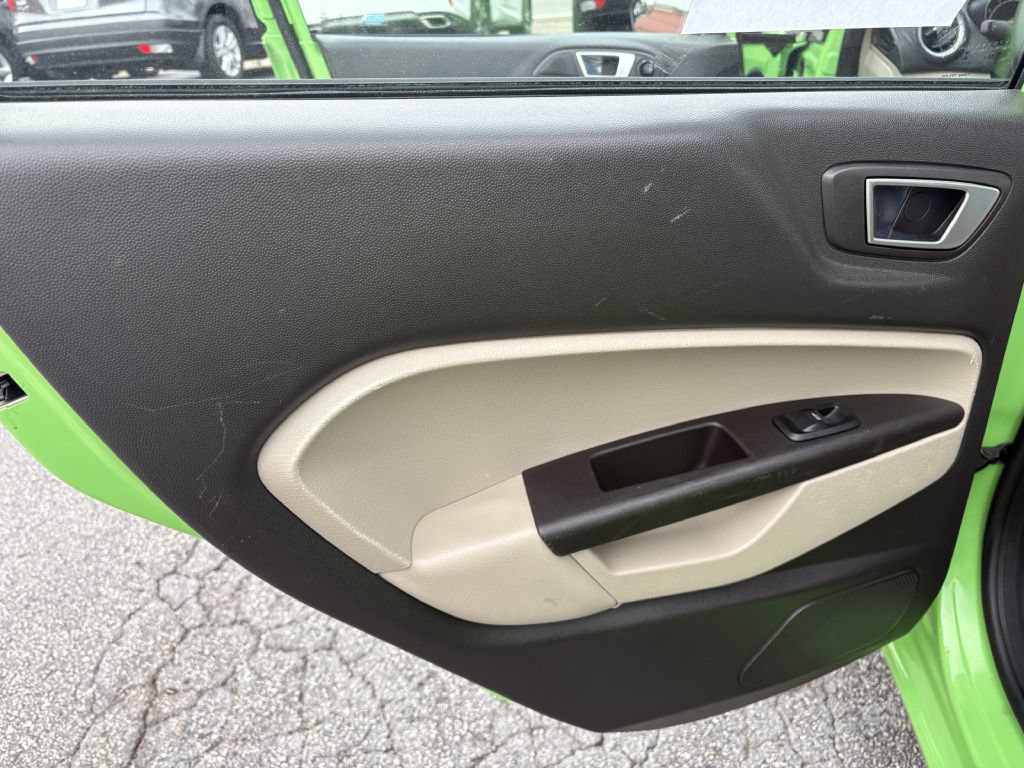 Used 2014 Ford Fiesta Titanium FWD image 12