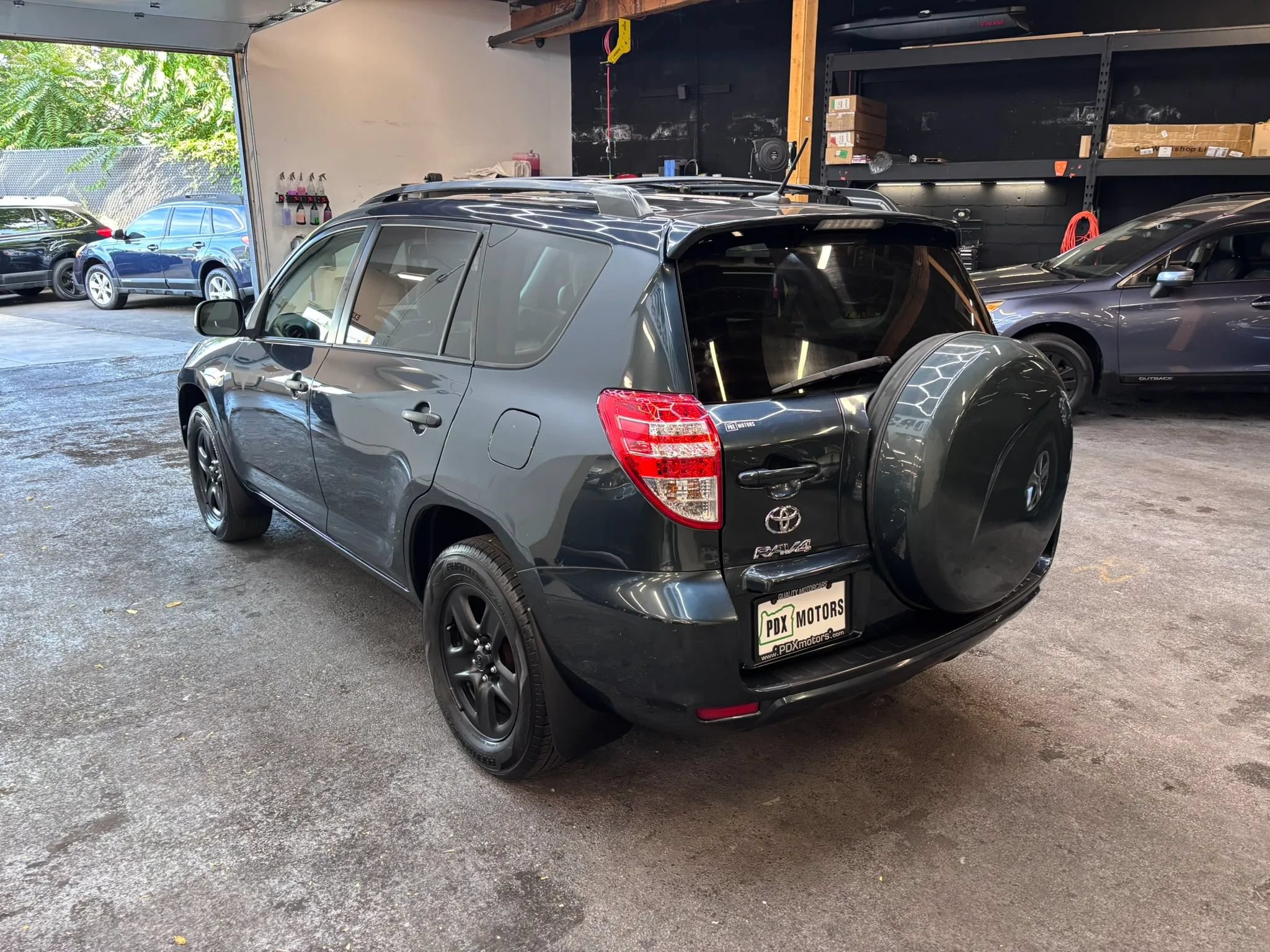 Used 2011 Toyota RAV4 4WD w/ Base L4 Extra Value Pkg image 4