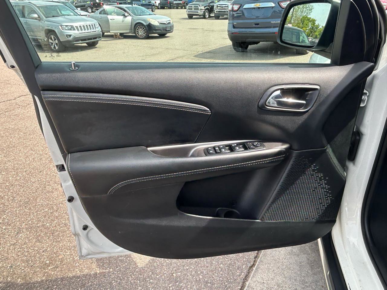 Used 2019 Dodge Journey Crossroad FWD image 15
