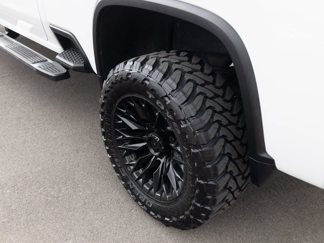 Used 2022 Chevrolet Silverado 3500 High Country w/ Z71 Off-Road Package image 12