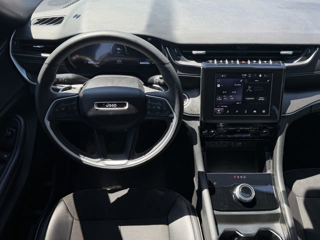 Used 2024 Jeep Grand Cherokee L Altitude RWD image 10