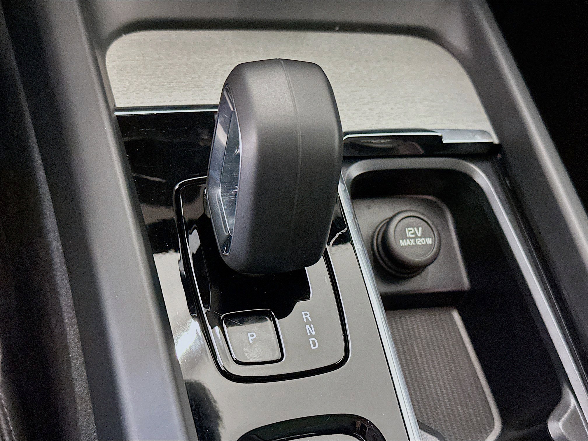 Used 2025 Volvo XC60 B5 Plus image 25