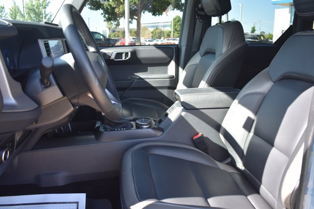 Used 2025 Ford Bronco Outer Banks AWD/4WD image 13