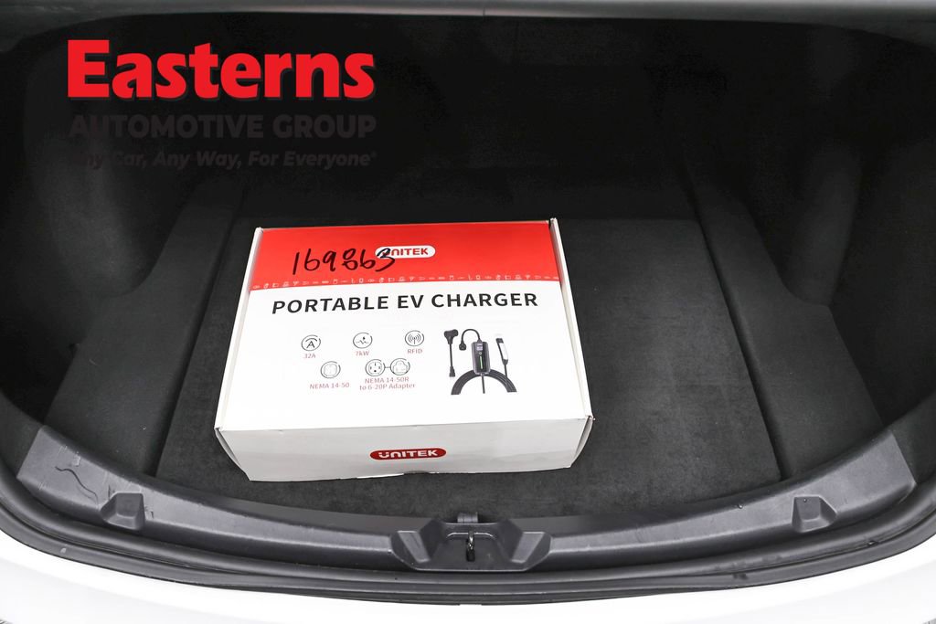 Used 2020 Tesla Model 3 Standard Range Plus RWD image 9