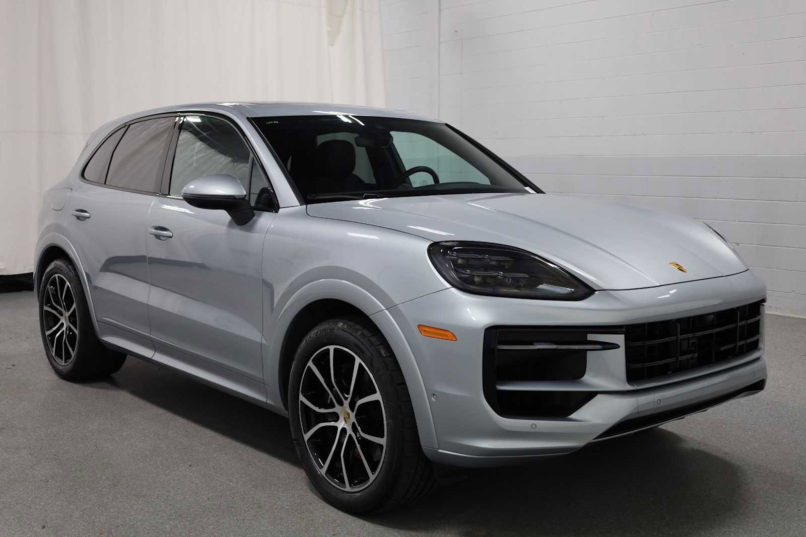 Certified 2024 Porsche Cayenne image 13
