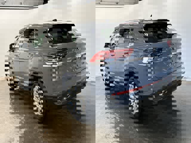 Certified 2023 Volkswagen Atlas Cross Sport SE image 31