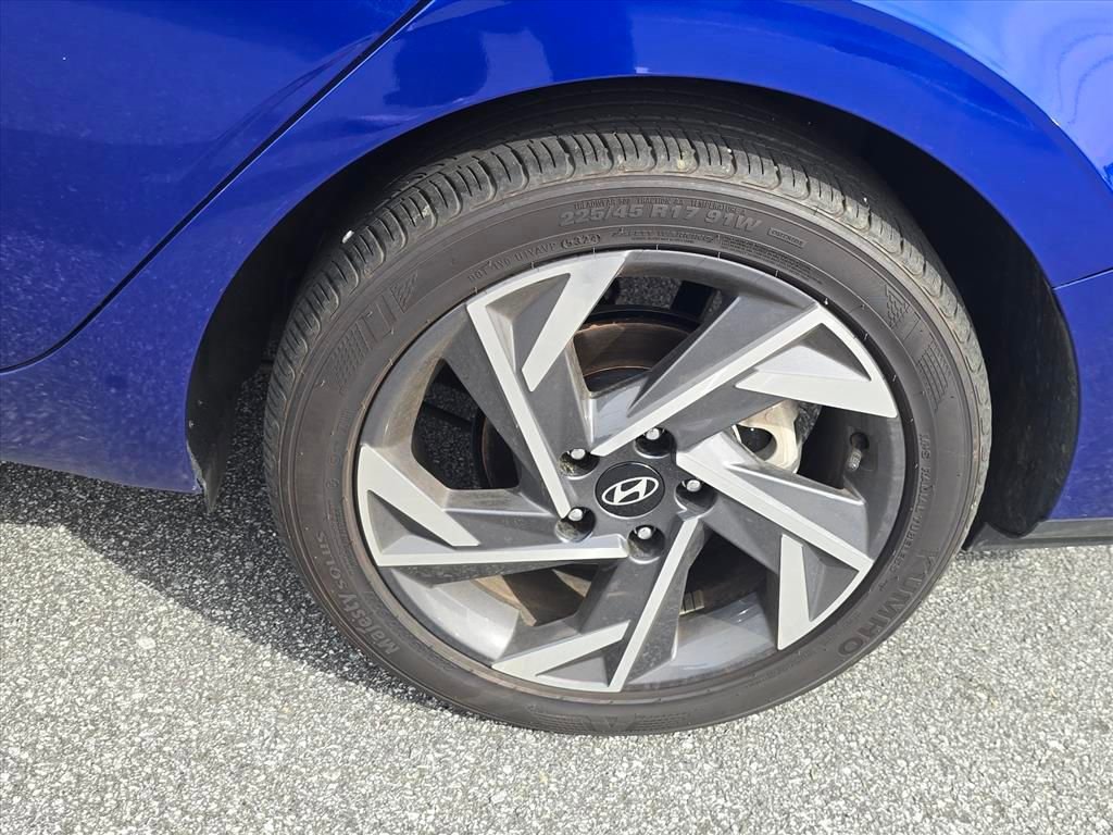Certified 2025 Hyundai Elantra Sport image 13