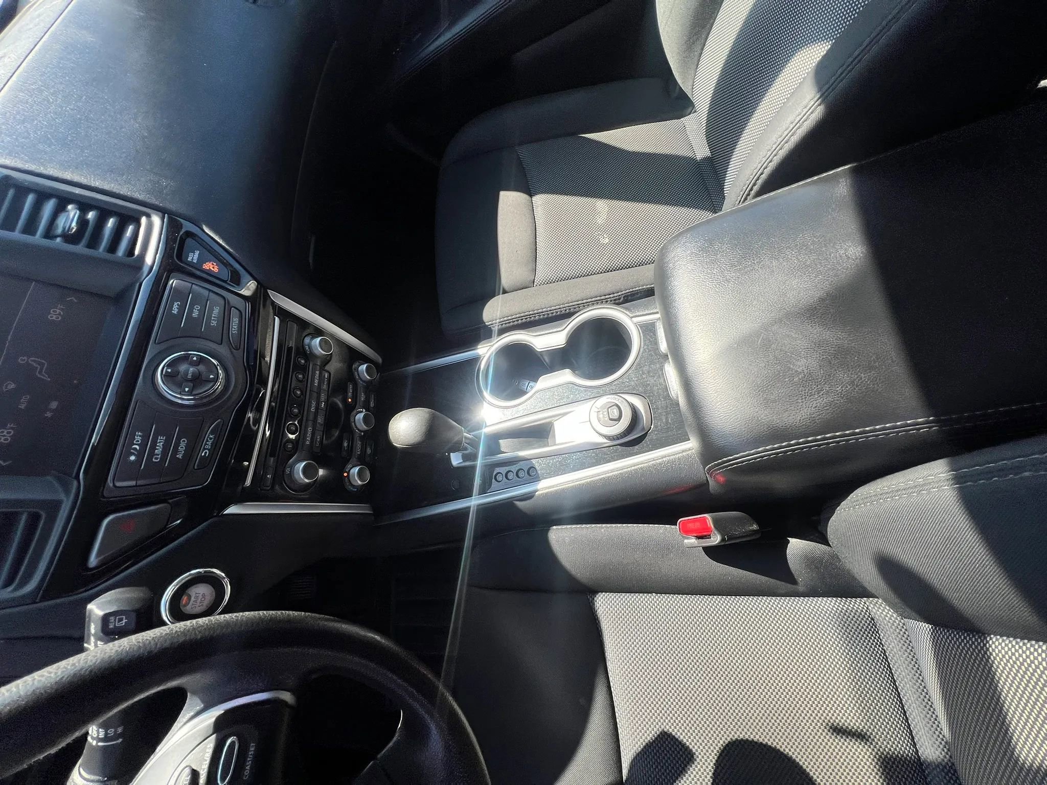 Used 2019 Nissan Pathfinder S image 25