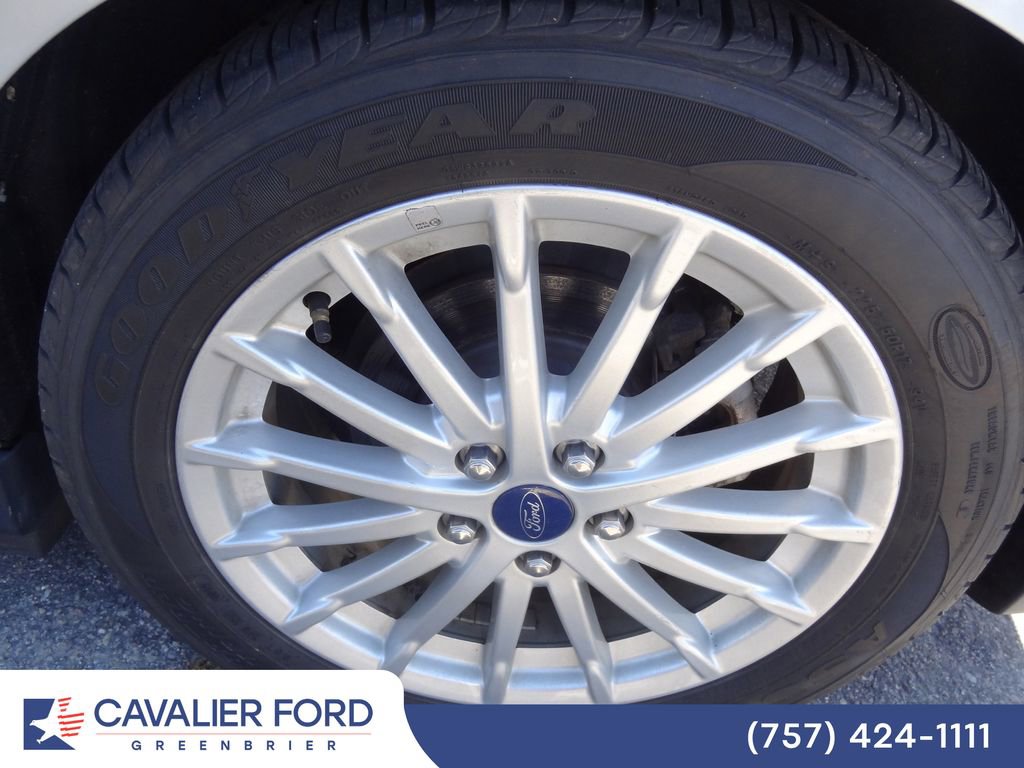 Used 2015 Ford C-MAX Energi SEL w/ Equipment Group 302A FWD image 11