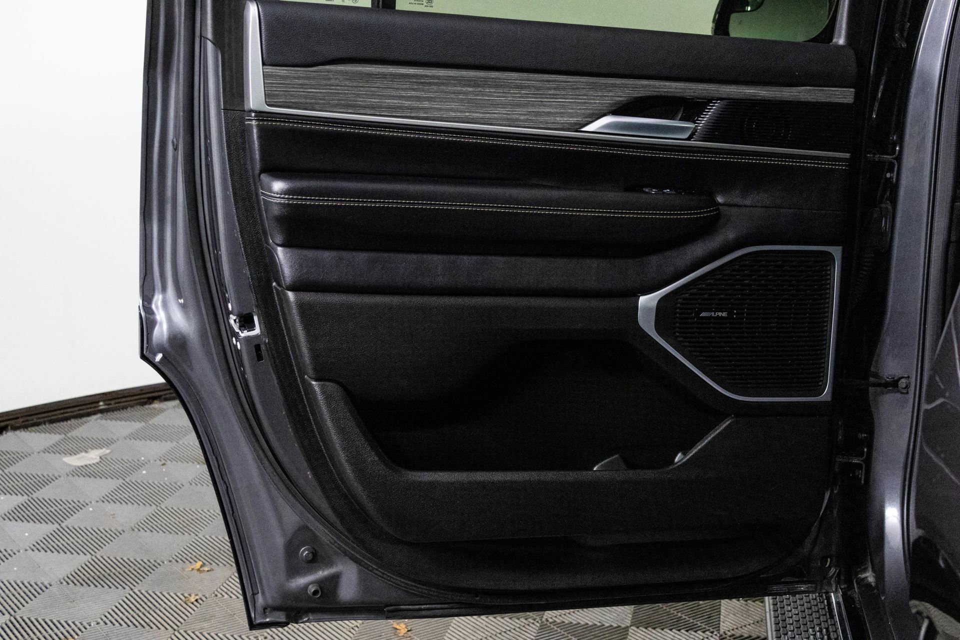 Used 2024 Jeep Wagoneer Series III image 33