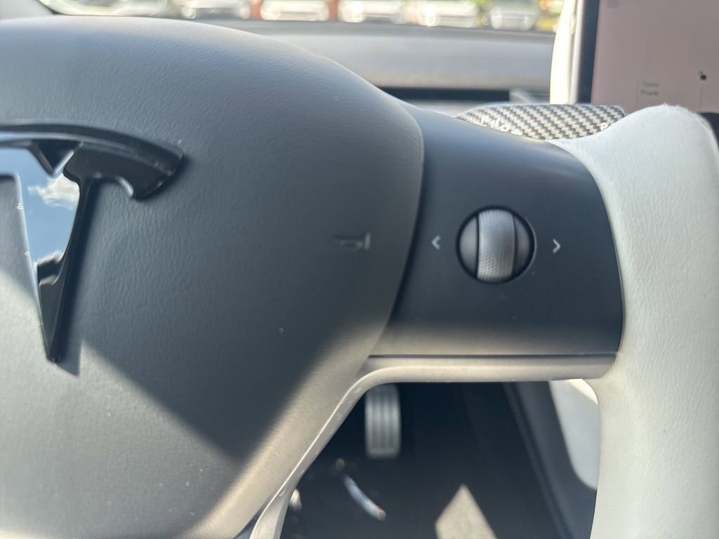 Used 2021 Tesla Model Y Performance image 17