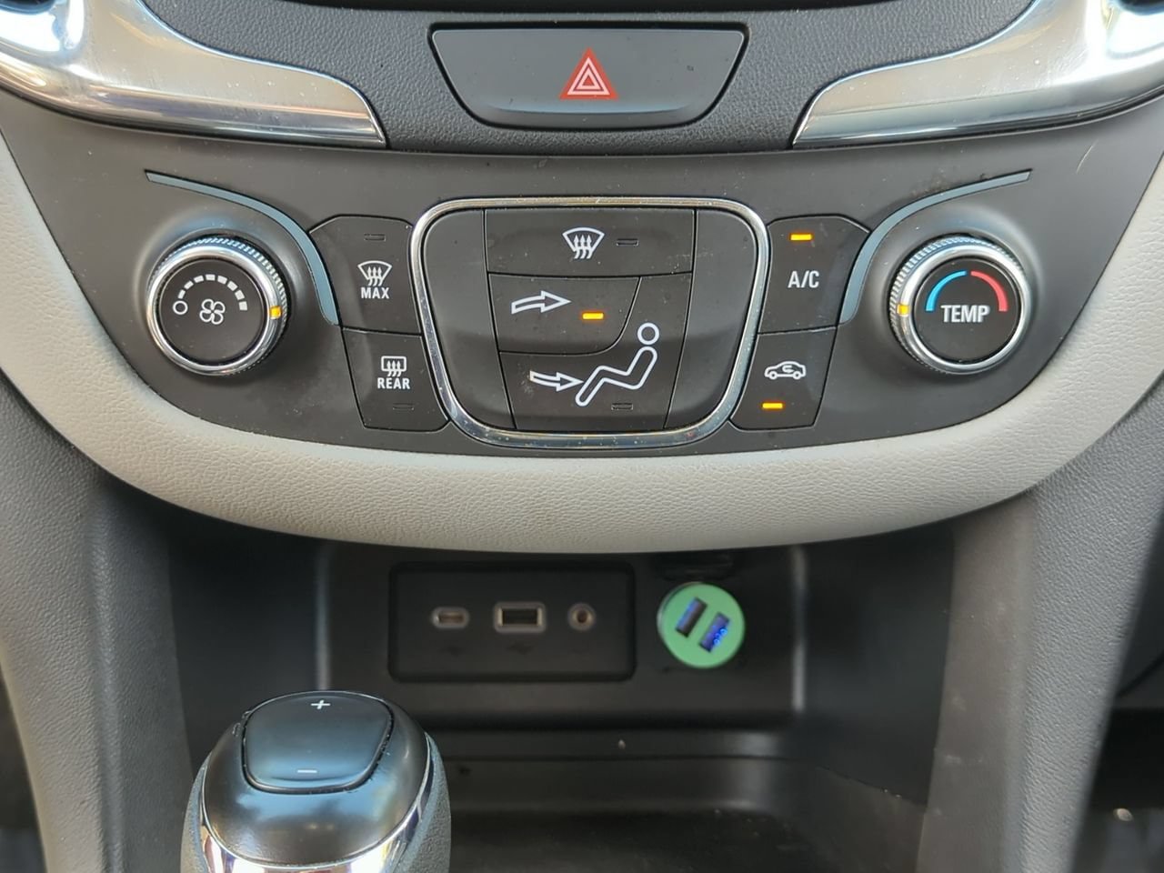 Certified 2020 Chevrolet Equinox LS w/ LS Convenience Package FWD image 17