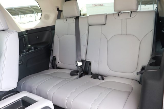 Certified 2024 Honda Pilot Touring image 15