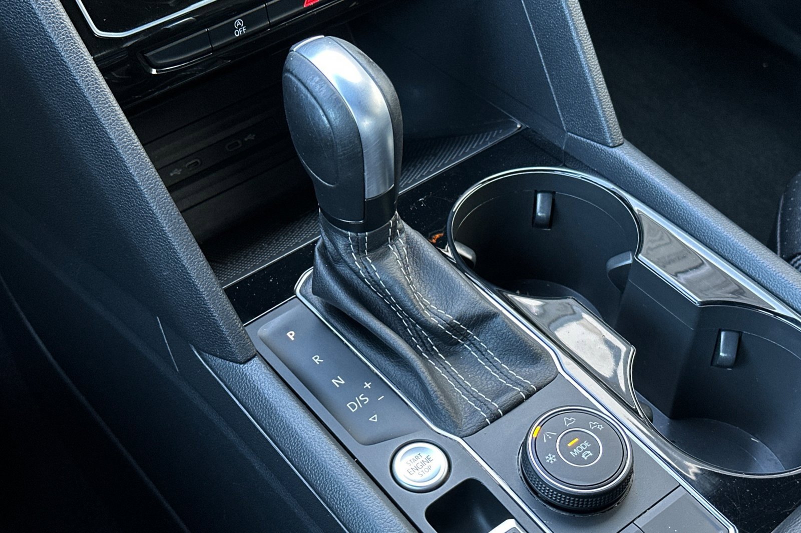 Used 2022 Volkswagen Atlas Cross Sport SE image 21