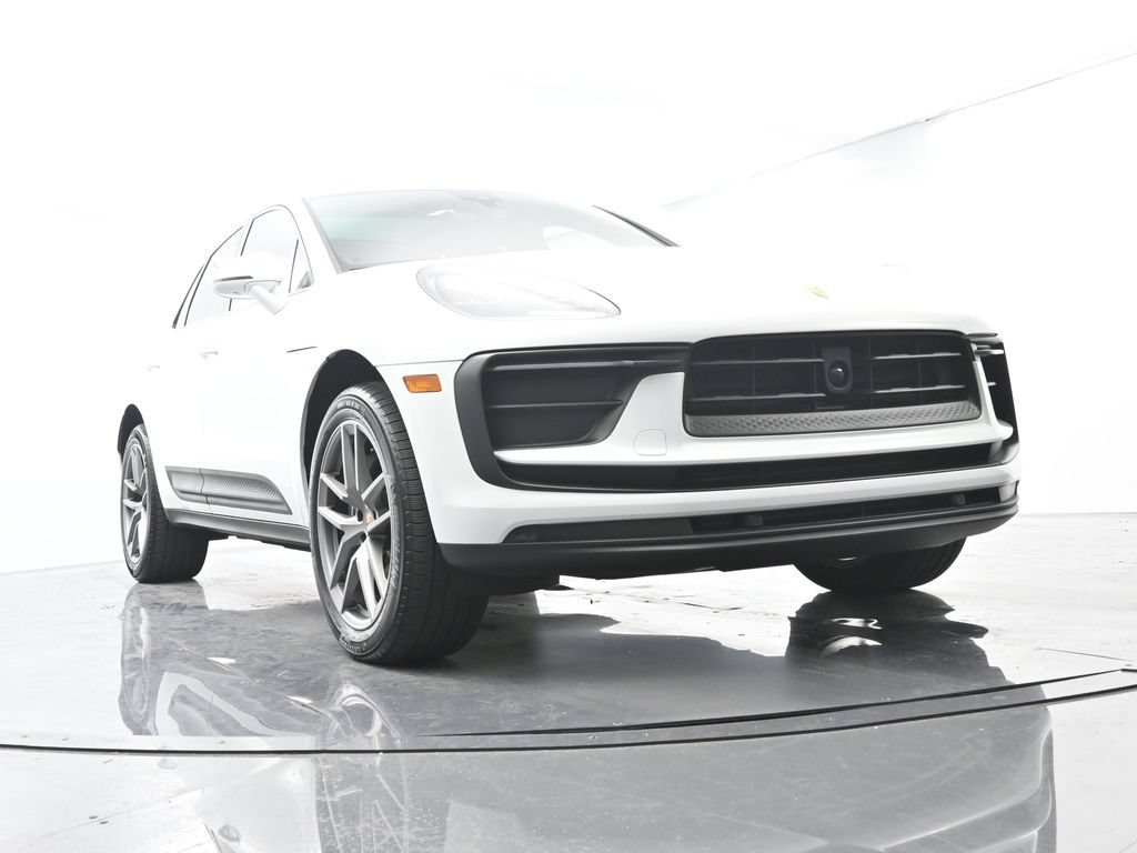 Certified 2025 Porsche Macan AWD/4WD image 56