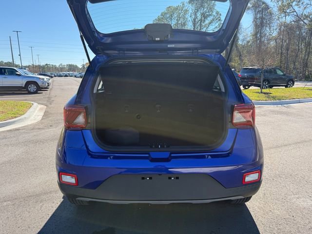 Used 2025 Hyundai Venue Limited FWD image 9