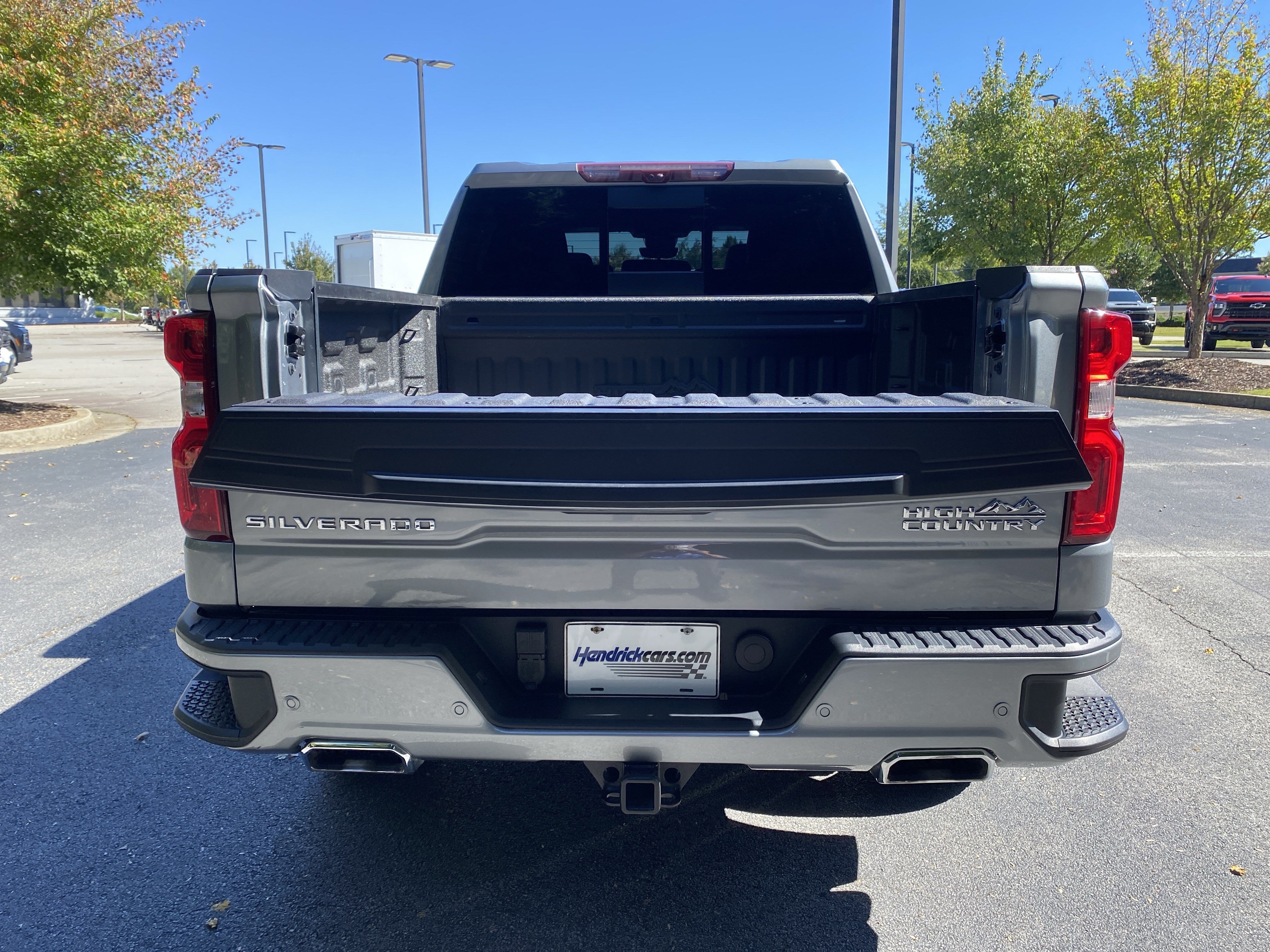 Used 2023 Chevrolet Silverado 1500 High Country w/ High Country Premium Package AWD/4WD image 11