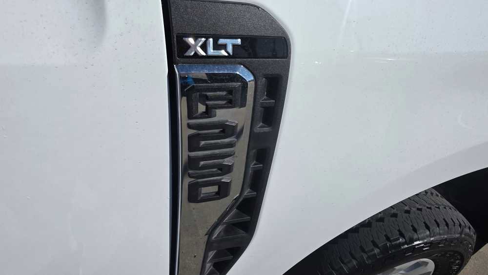 Used 2024 Ford F250 XLT w/ FX4 Off-Road Package image 10